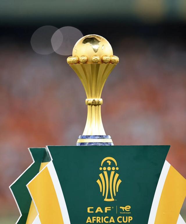 海港亚冠赛前Vlog：吉祥物伊戈已量产；林皇再度作客上海滩（海港亚冠赛前Vlog：伊戈吉祥物量产到位，林皇再访上海滩）